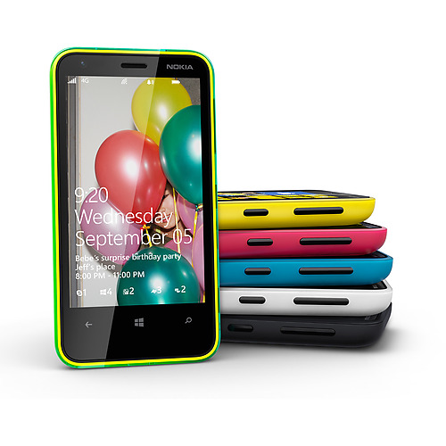 El Lumia 620 de Nokia es la opción de gama media.