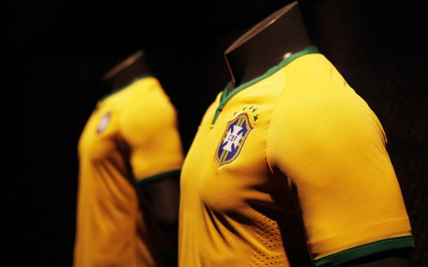 Nueva Camiseta de Brasil 2014.