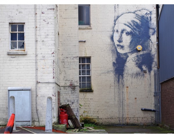 La chica del piercing en la oreja, nuevo mural de Banksy