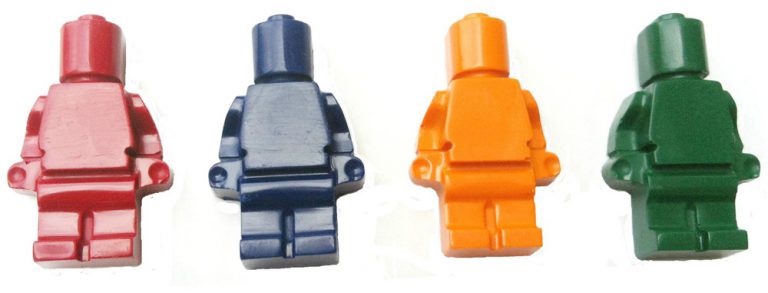 Crayolas con forma de personajes LEGO