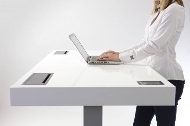 Stir Kinetic Desk | Escritorio inteligente con pantalla touch, Wi-Fi y Bluetooth