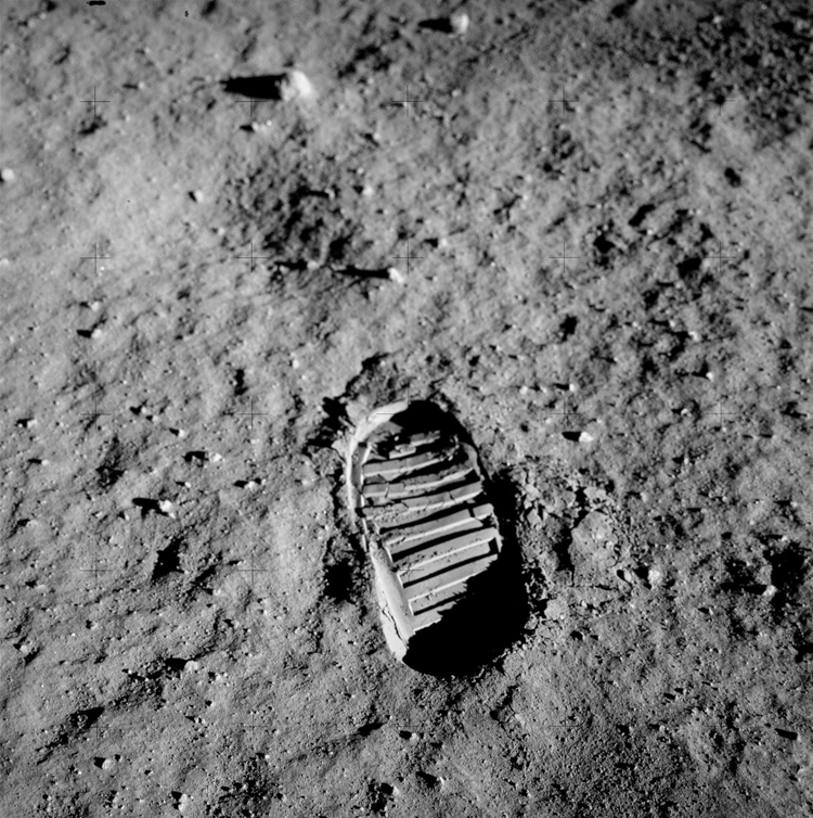 Foto original “AS11-40-5878″ por Edwin “Buzz” Aldrin, 1969