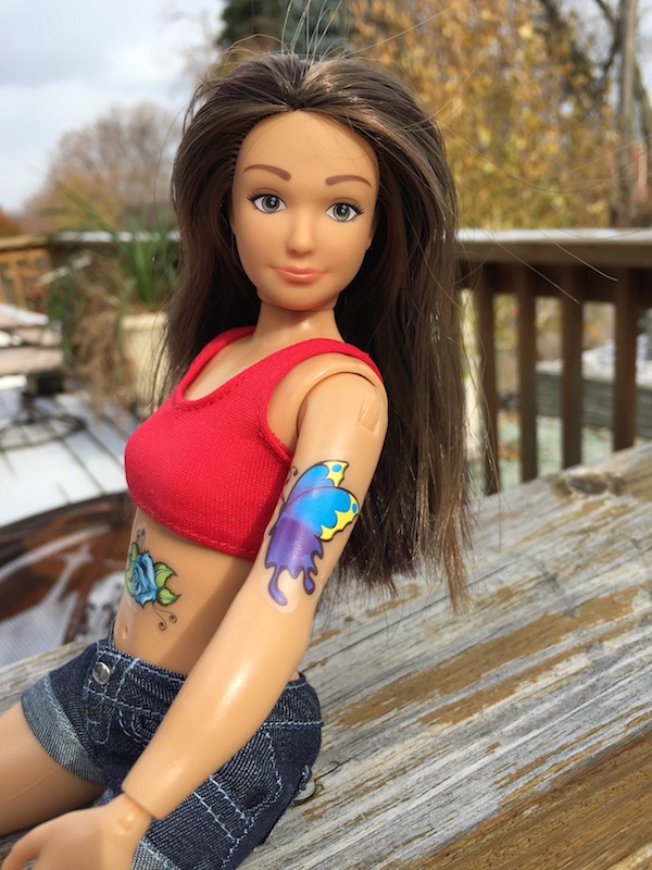 Lammily | La Barbie “normal”, con estrías, granos y celulitis