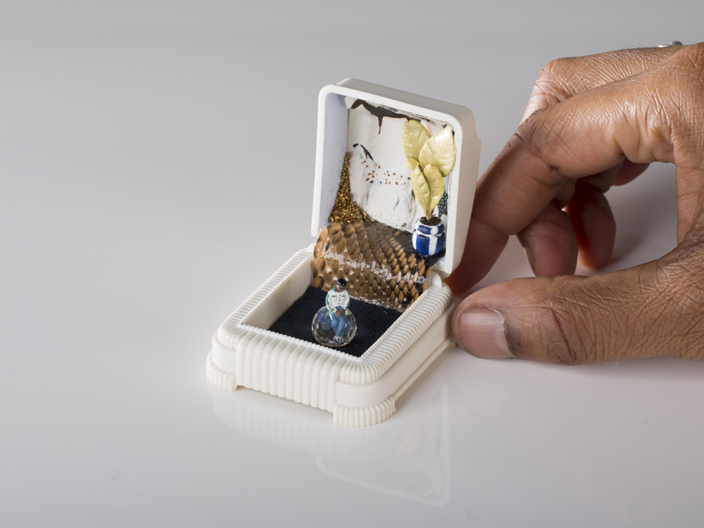 Escultura Infinita| Pequeñas escenas en cajas de joyería