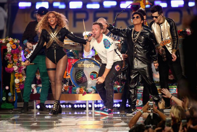 Coldplay, Beyoncé y Bruno Mars en el show de medio tiempo del Super Bowl 50