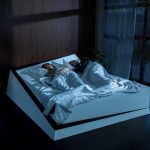 La cama inteligente que regresa a tu pareja a su “carril”