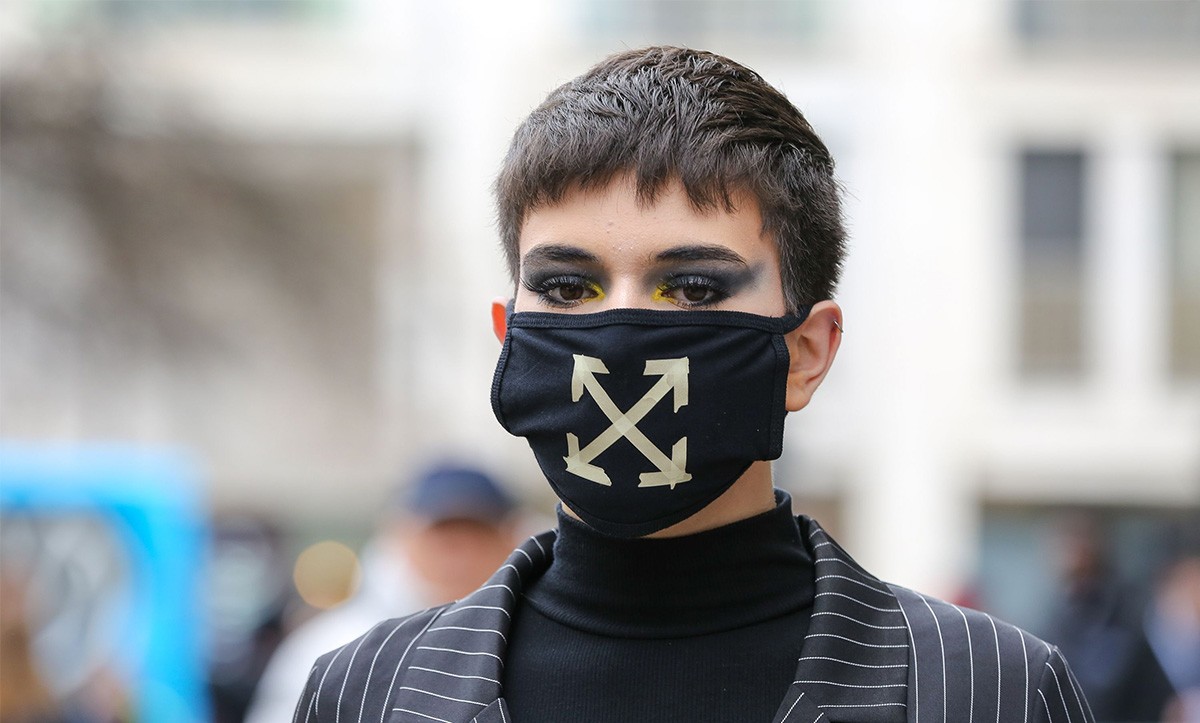 Virgil Abloh y su marca Off-White colabora con Snapchat para que tengas un cubrebocas de lujo