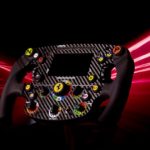 Thrustmaster presenta una réplica para carreras de simulación del volante del Ferrari SF1000 🏁
