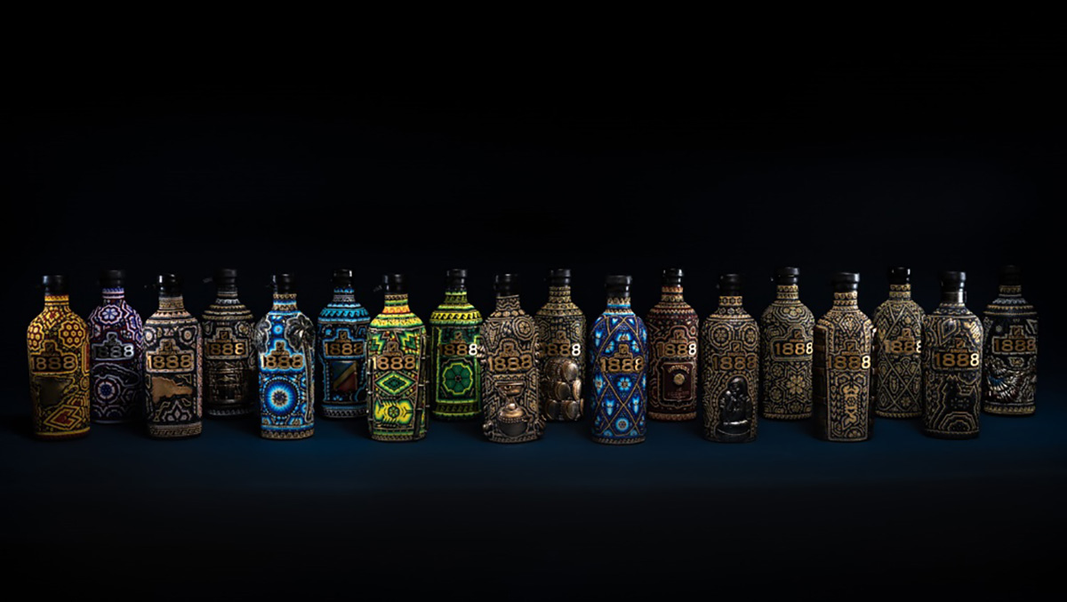 Brugal 1888 lanza edición limitada de 18 botellas con arte huichol en colaboración con Menchaca Studio