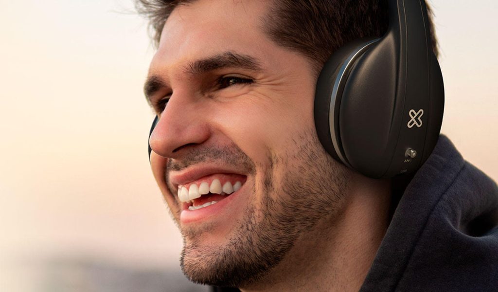 Hoy en 'Grandes inventos de la humanidad': los auriculares con cancelación  de ruido activa