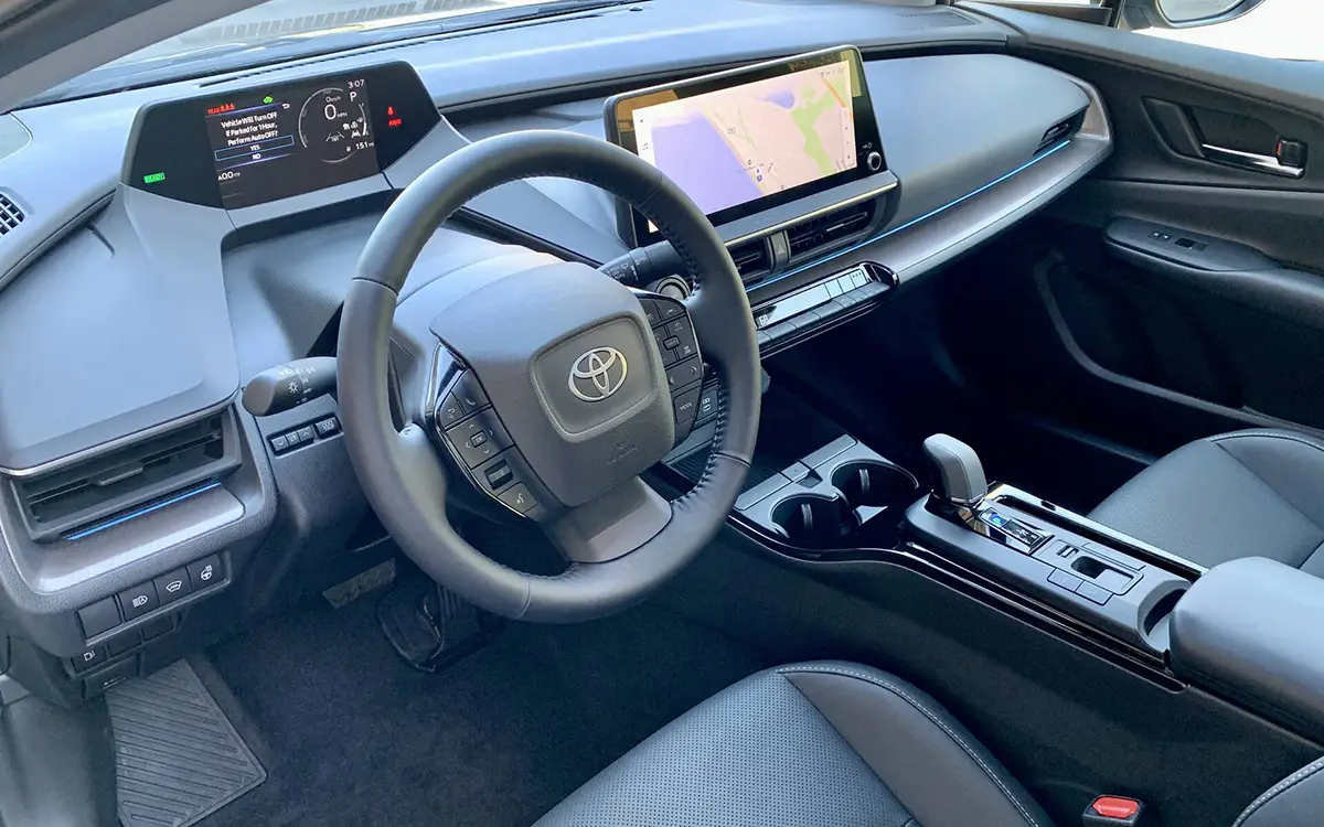 Toyota Prius 2023 Interiores.webp