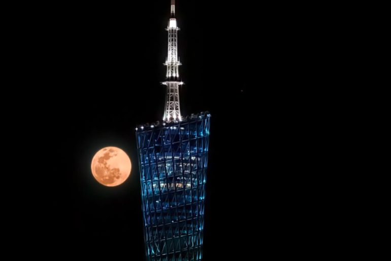Te decimos cómo capturar increíbles fotos de la luna con la cámara de tu teléfono
