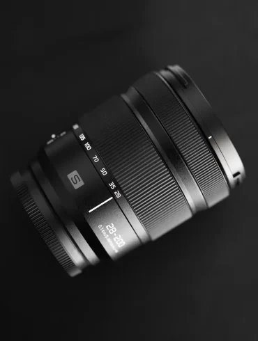 Objetivo LUMIX S 28-200mm F4-7.1 MACRO de Panasonic