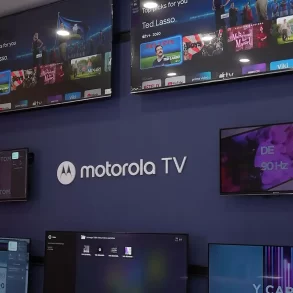 Nuevas pantallas y abren nueva Moto Store en Tezontle