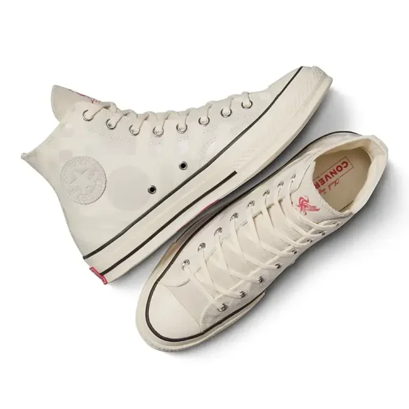 Zapatos Converse X Liverpool FC Chuck 70 con detalles del estadio Anfield