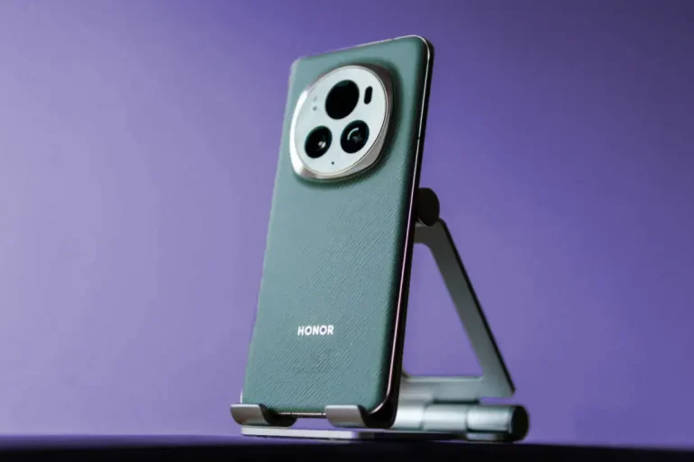 Alt text image: Smartphone HONOR en tienda de electrónica