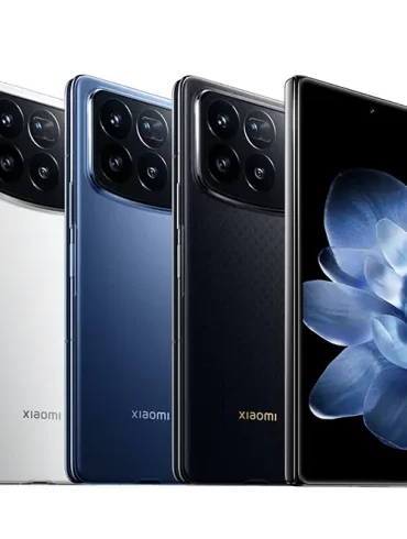 Xiaomi MIX Fold 4 y Xiaomi MIX Flip desplegados uno al lado del otro, mostrando sus pantallas flexibles y diseños elegantes.