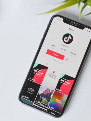 Compras impulsivas en TikTok según encuesta de Repocket