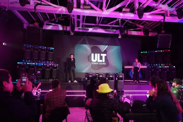 Sumérgete en un mundo de bajos potentes con la nueva línea de audio ULT de Sony