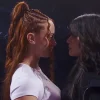 Alana Flores vs Ari Geli en la Velada del Año V: El combate que nadie quiere perderse Flores y Ari Geli en un tenso cara a cara antes de su combate en La Velada del Año V.