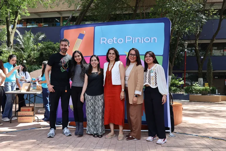 Estudiantes mexicanos presentan proyectos tecnológicos para ciudades inteligentes en el Reto Pinion 2026
