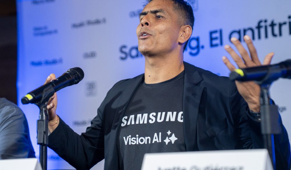 Evento de Samsung México presentando las nuevas pantallas Vision AI 2026 ante medios e influencers tech.