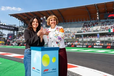 Dos representantes de Fundación Reintegra reciben el premio F1 Allwyn Global Community Award en el Gran Premio de México
